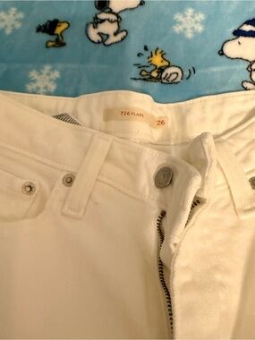 Levi's White High-Rise Jeans